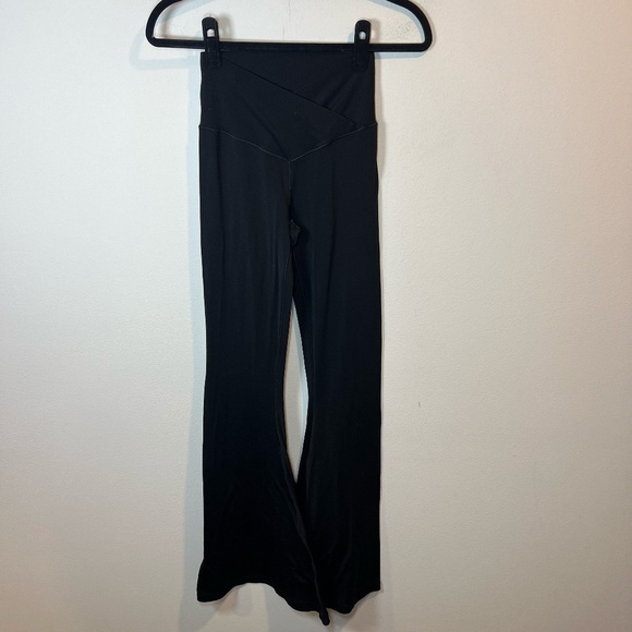 Offline Pants - Offline By Aerie Real Me Super Flare Hi-Rise Crossover Leggings Black  Sz Medium